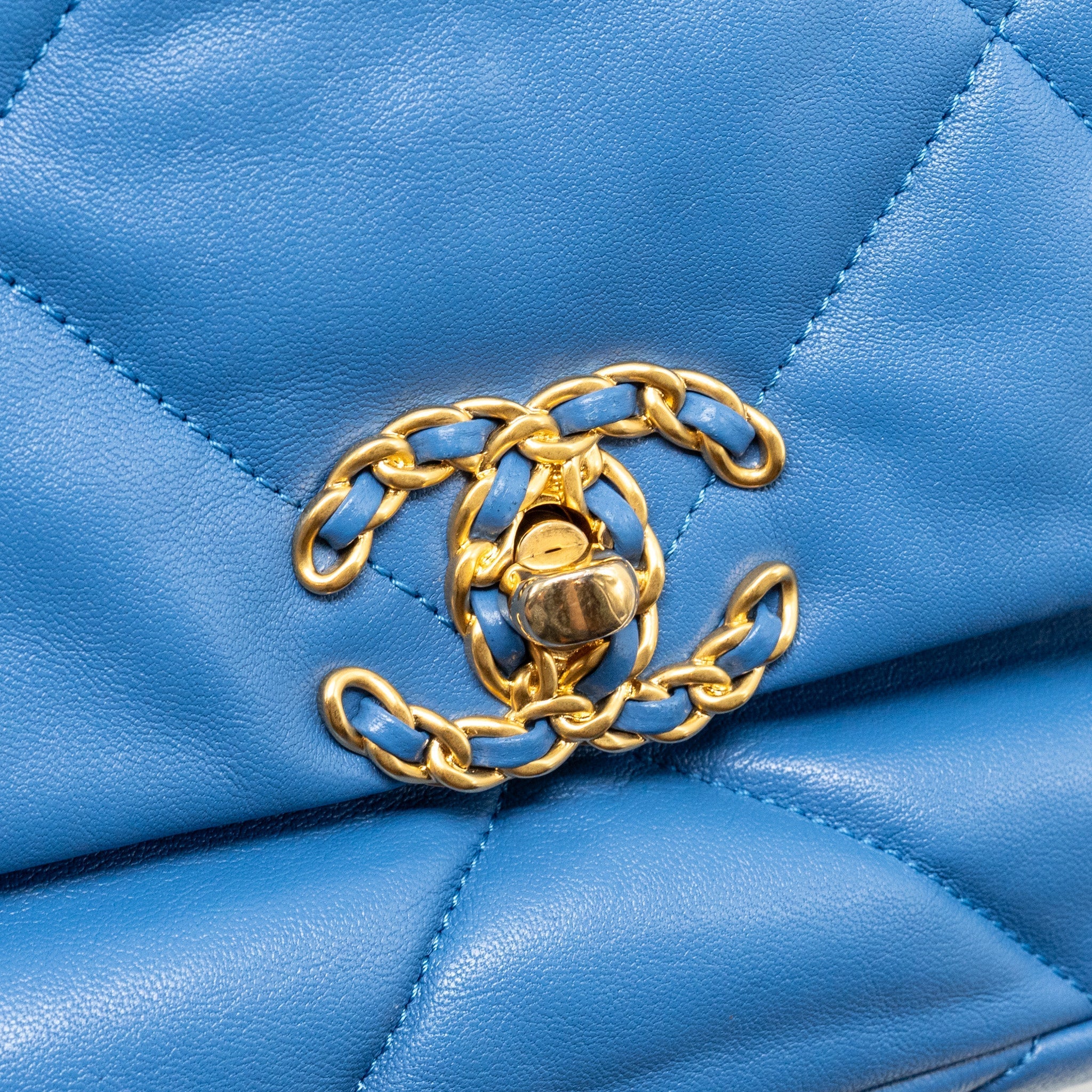 CHANEL SMALL 19 BAG LAMBSKIN BLUE MULTICOLOUR HARDWARE