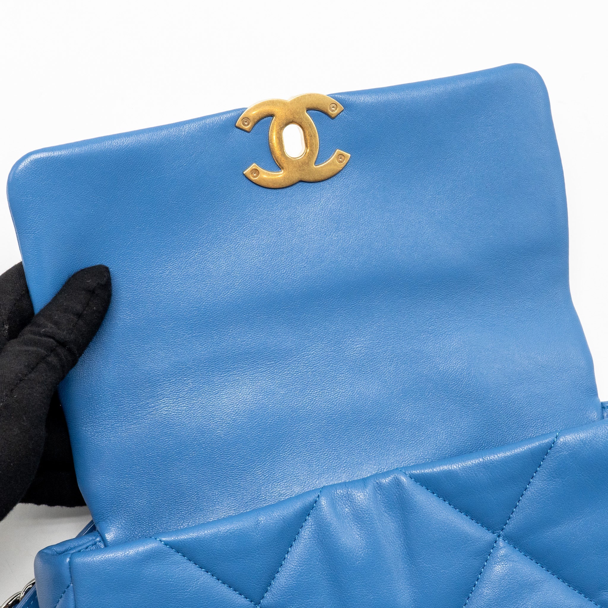 CHANEL SMALL 19 BAG LAMBSKIN BLUE MULTICOLOUR HARDWARE