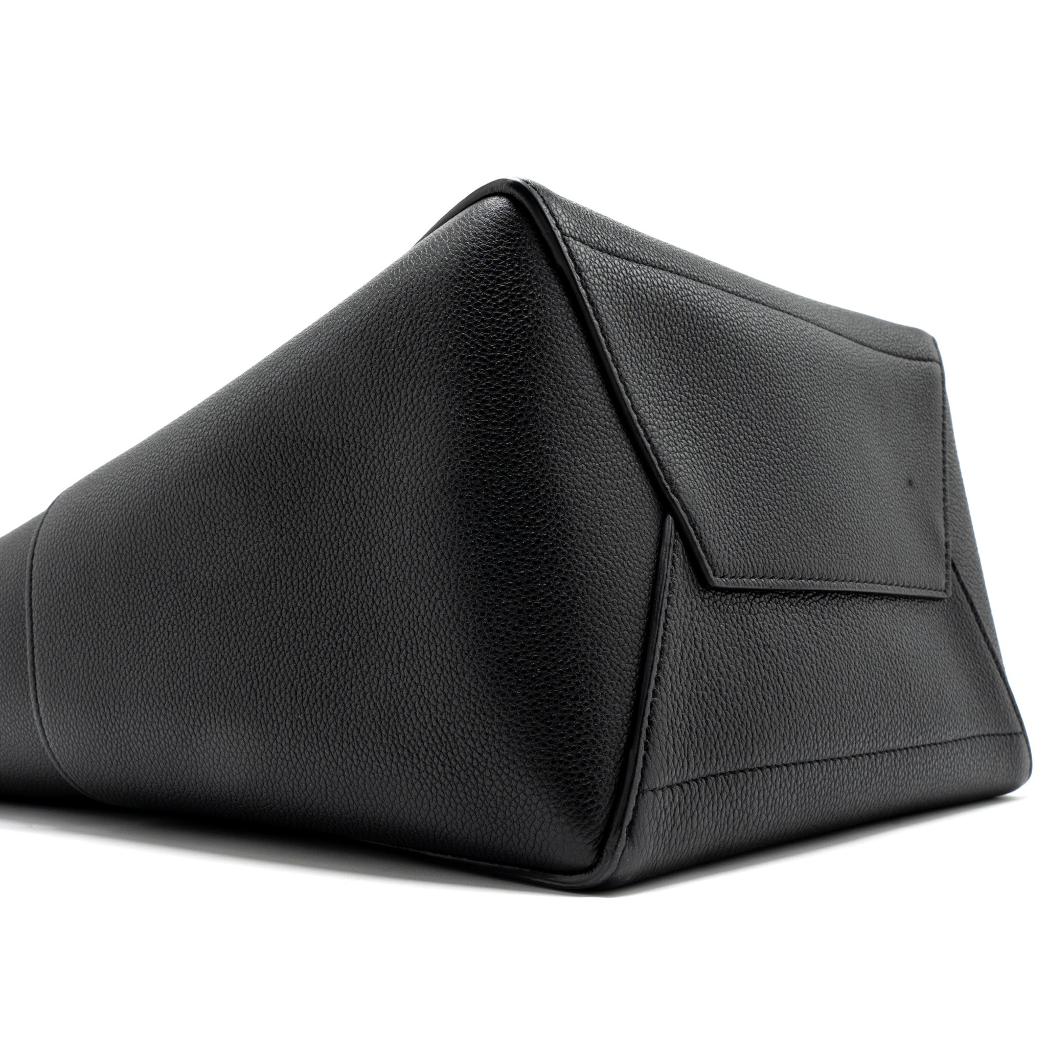 CELINE SANGLE BUCKET BAG GRAINED CALFSKIN BLACK GHW