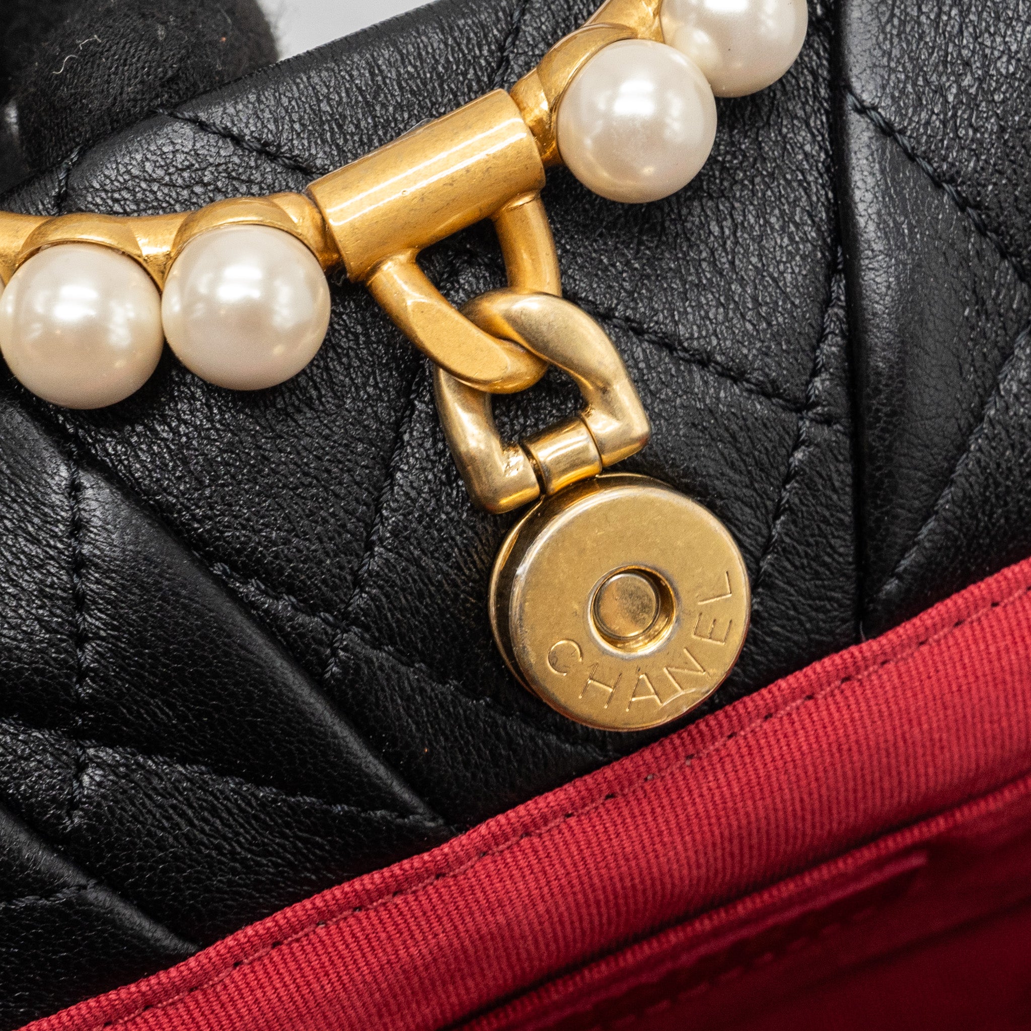 CHANEL PEARL ROUND HANDLE EVENING CLUTCH LAMBSKIN BLACK GHW (MICROCHIP)