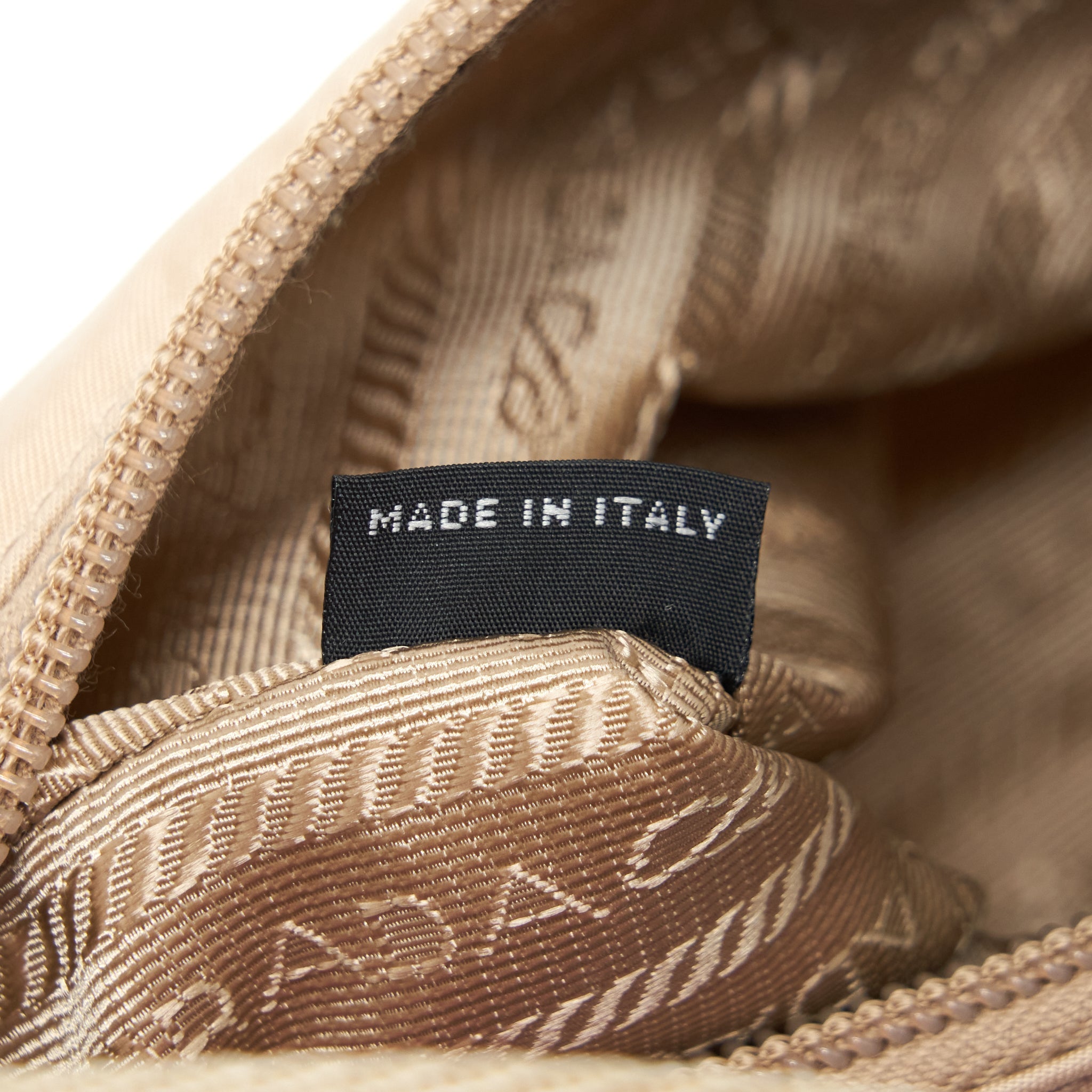 PRADA RE-NYLON RE-EDITION 2000 MINI BAG BEIGE SHW