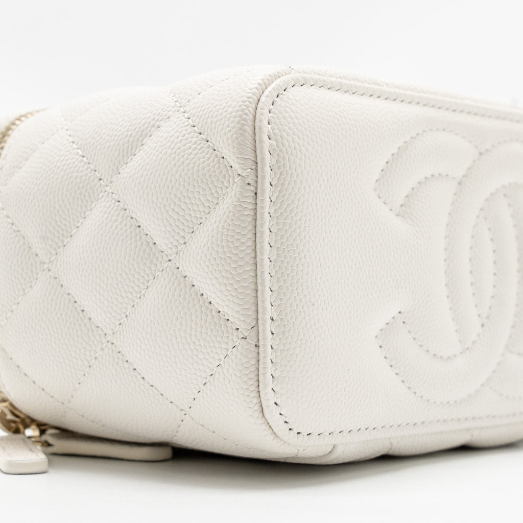 CHANEL LONG VANITY WITH CHAIN CAVIAR WHITE LGHW (MICROCHIP)
