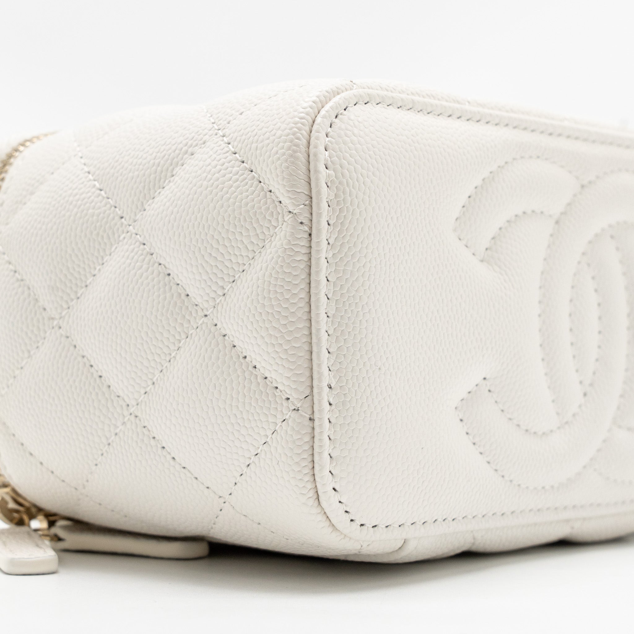 CHANEL LONG VANITY WITH CHAIN CAVIAR WHITE LGHW (MICROCHIP)