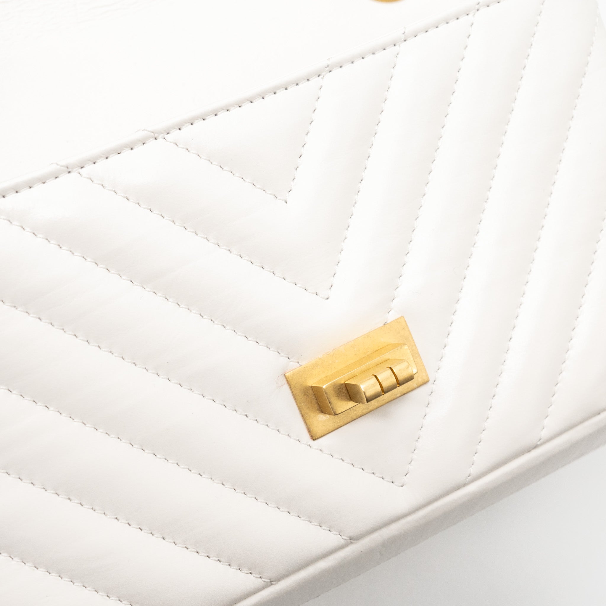 CHANEL MINI CHEVRON 2.55 REISSUE FLAP BAG CALFSKIN WHITE GHW (MICROCHIP)