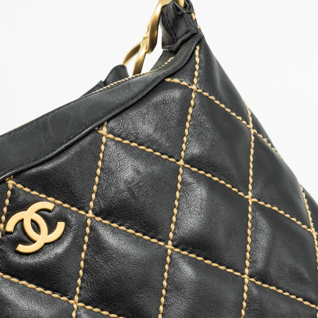 CHANEL VINTAGE QUILTED ZIP SHOULDER BAG CALFSKIN BLACK GHW