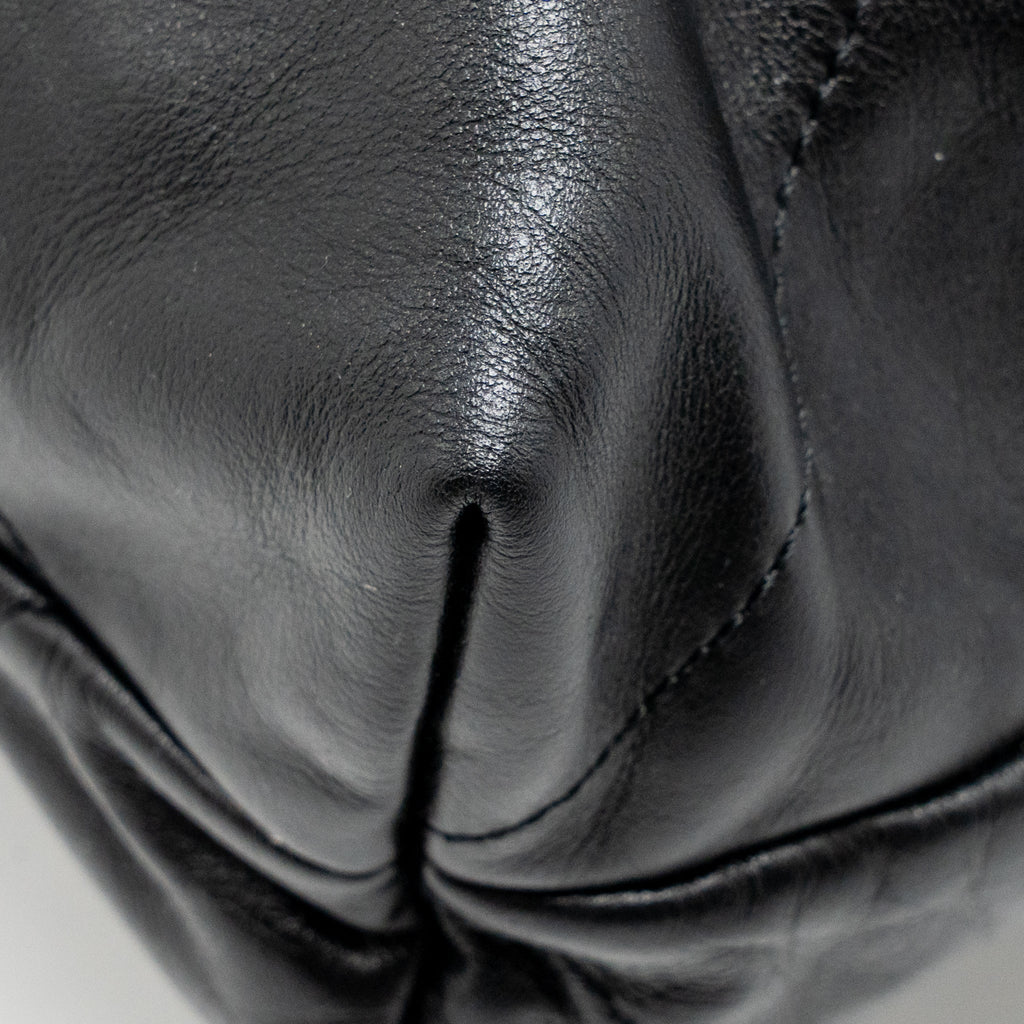 CHANEL MEDIUM 22 BAG CALFSKIN BLACK GHW (MICROCHIP)