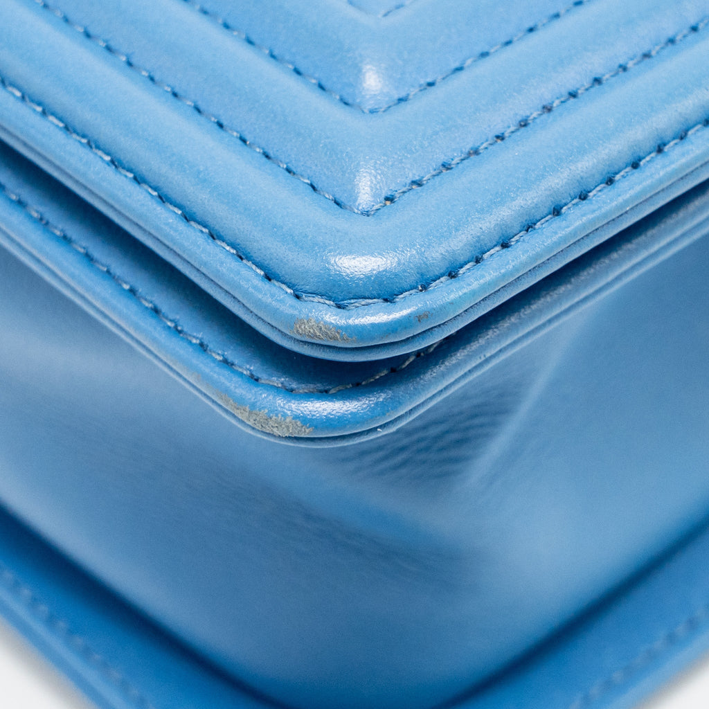 CHANEL SMALL BOY BAG CALFSKIN BLUE SHW