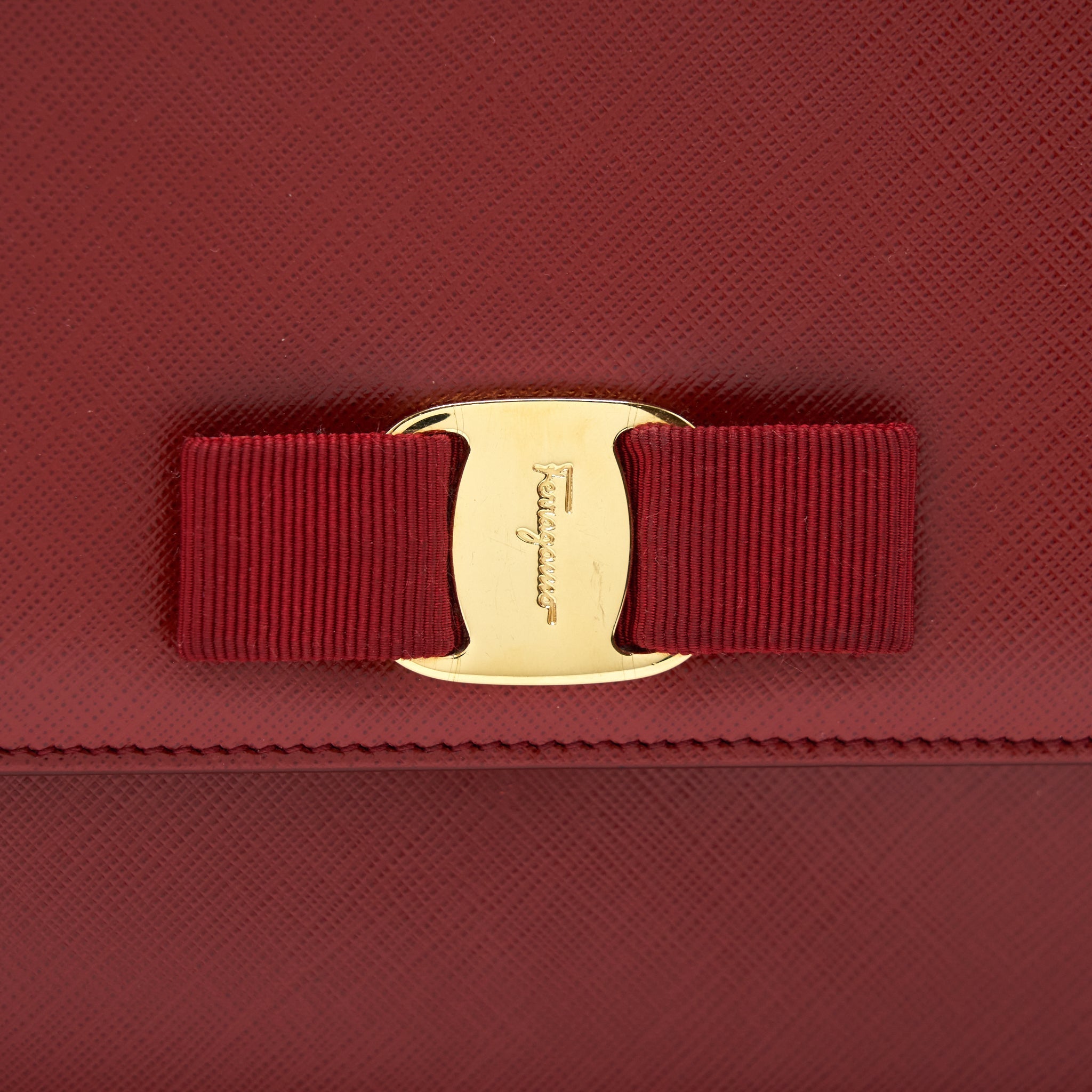 SALVATORE FERRAGAMO GINNY SAFFIANO SHOULDER BAG CALFSKIN RED GHW