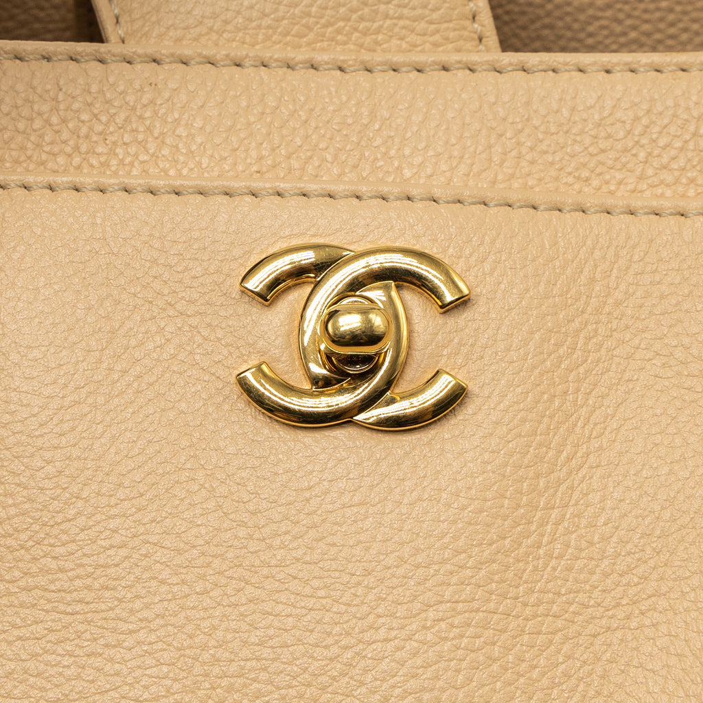 CHANEL CERF TOTE BAG GRAINED CALFSKIN BEIGE GHW