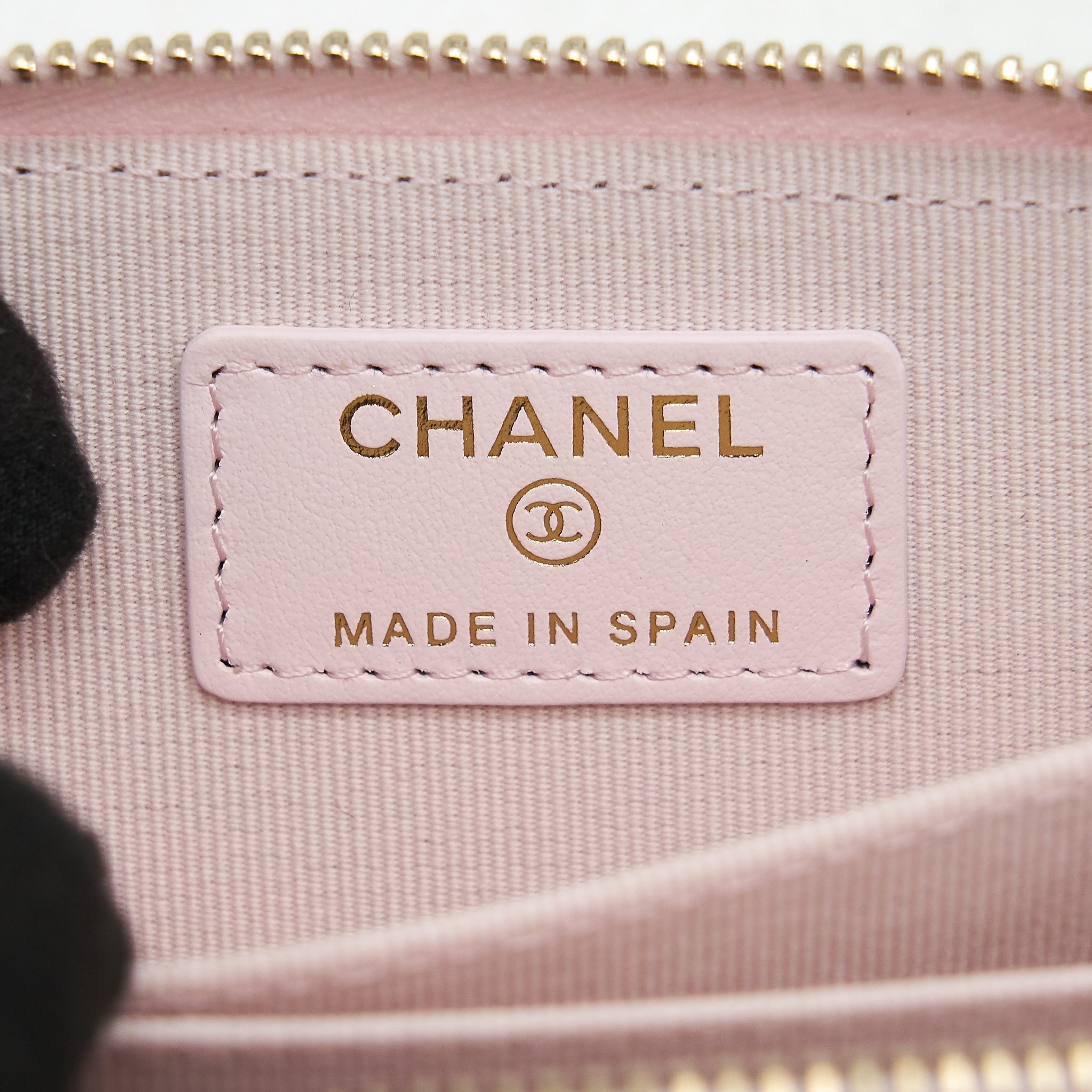 CHANEL 22P ZIP CARD HOLDER CAVIAR PINK LGHW