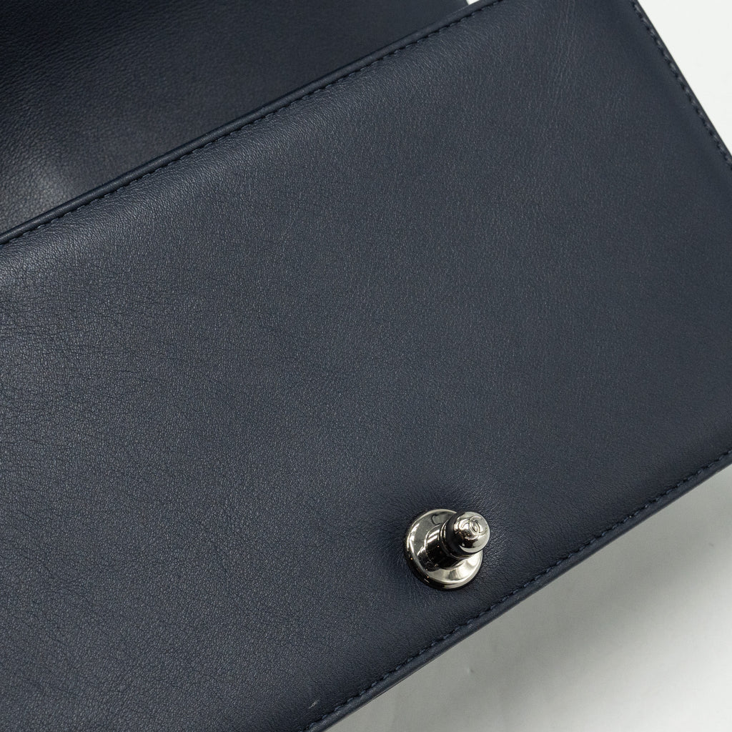 CHANEL MEDIUM BOY BAG CALFSKIN NAVY SHW
