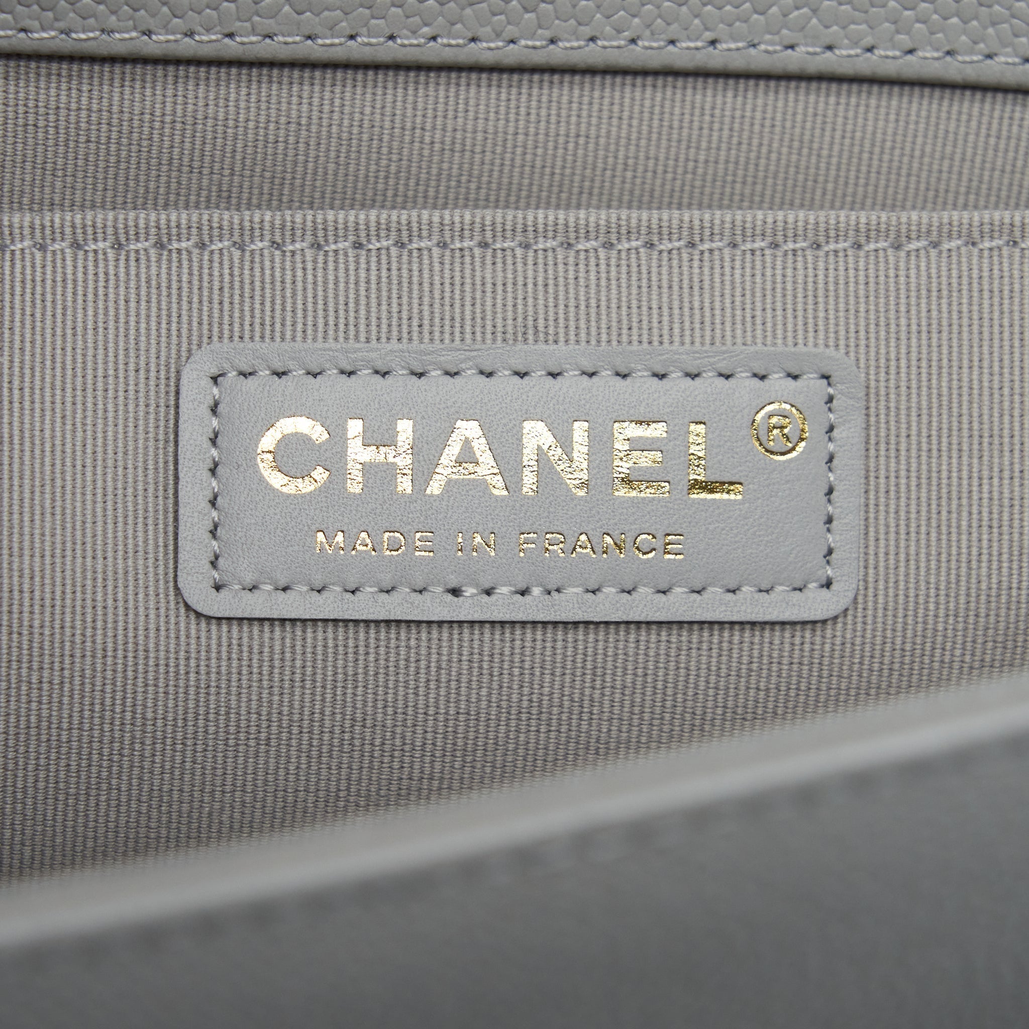 CHANEL MEDIUM BOY BAG CAVIAR LIGHT GREY SHW (MICROCHIP)
