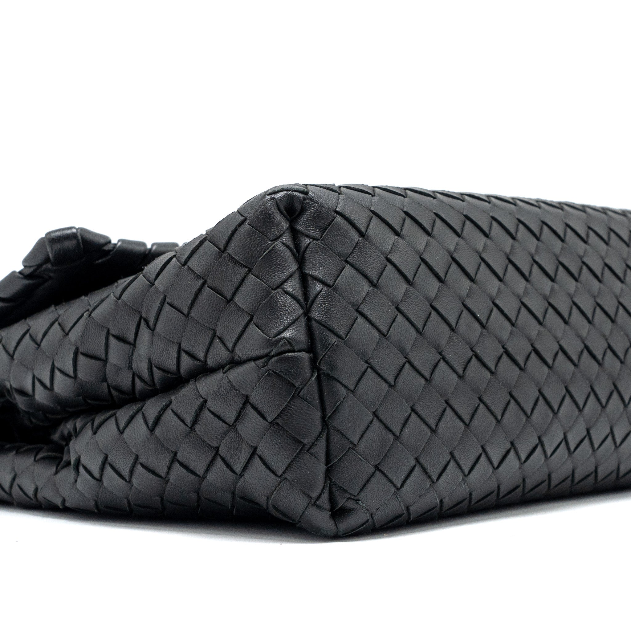 BOTTEGA VENETA SINGLE CHAIN FLAP BAG LEATHER BLACK WITH BLACK HARDWARE
