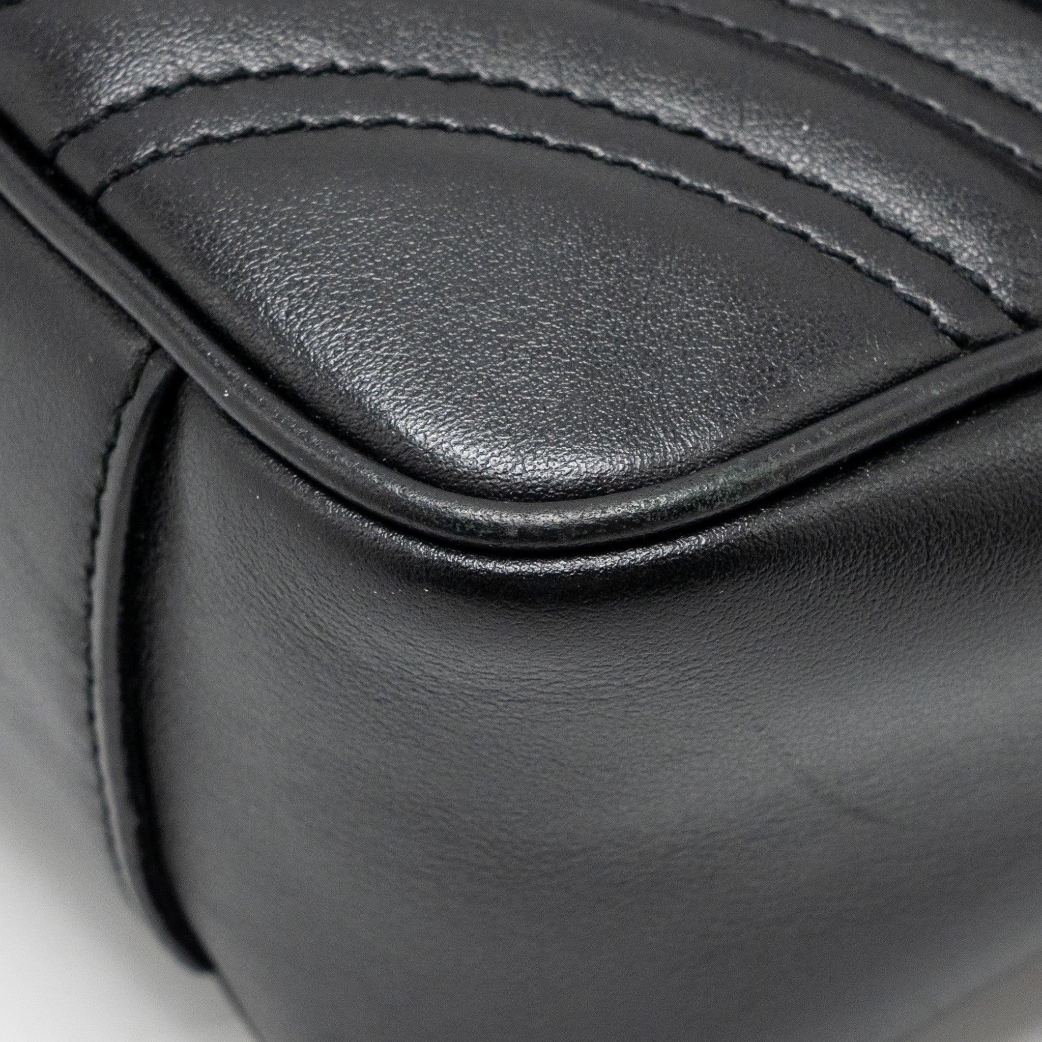 GUCCI MEDIUM GG MARMONT BAG CALFSKIN BLACK GHW
