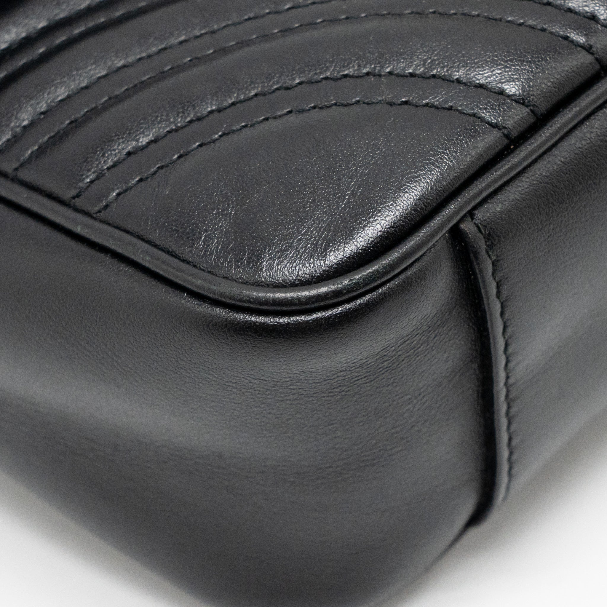 GUCCI MEDIUM GG MARMONT BAG CALFSKIN BLACK GHW