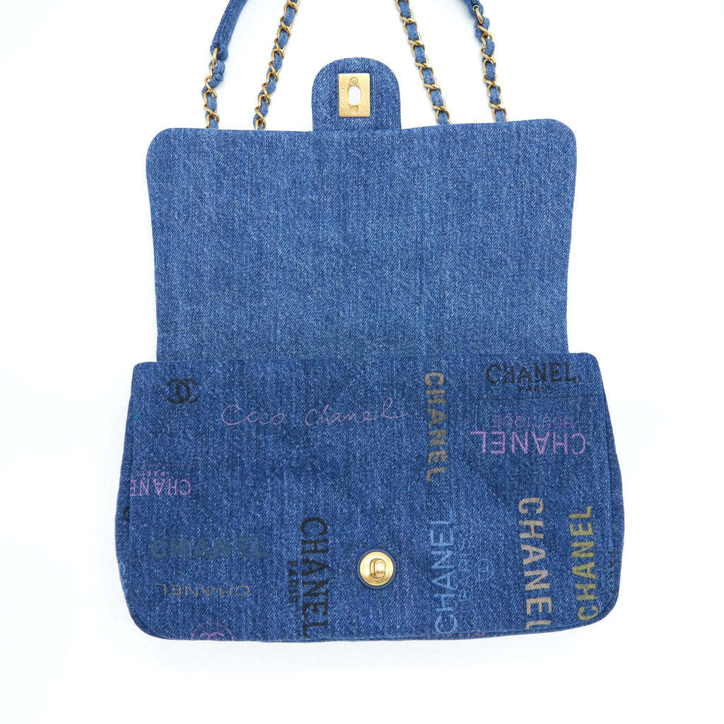 CHANEL 22P MULTICOLOR DENIM LOGO FLAP BAG 28CM BLUE GHW (MICROCHIP)