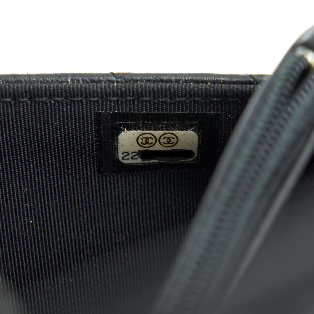 CHANEL CHEVRON WALLET ON CHAIN BLACK GHW CALFSKIN
