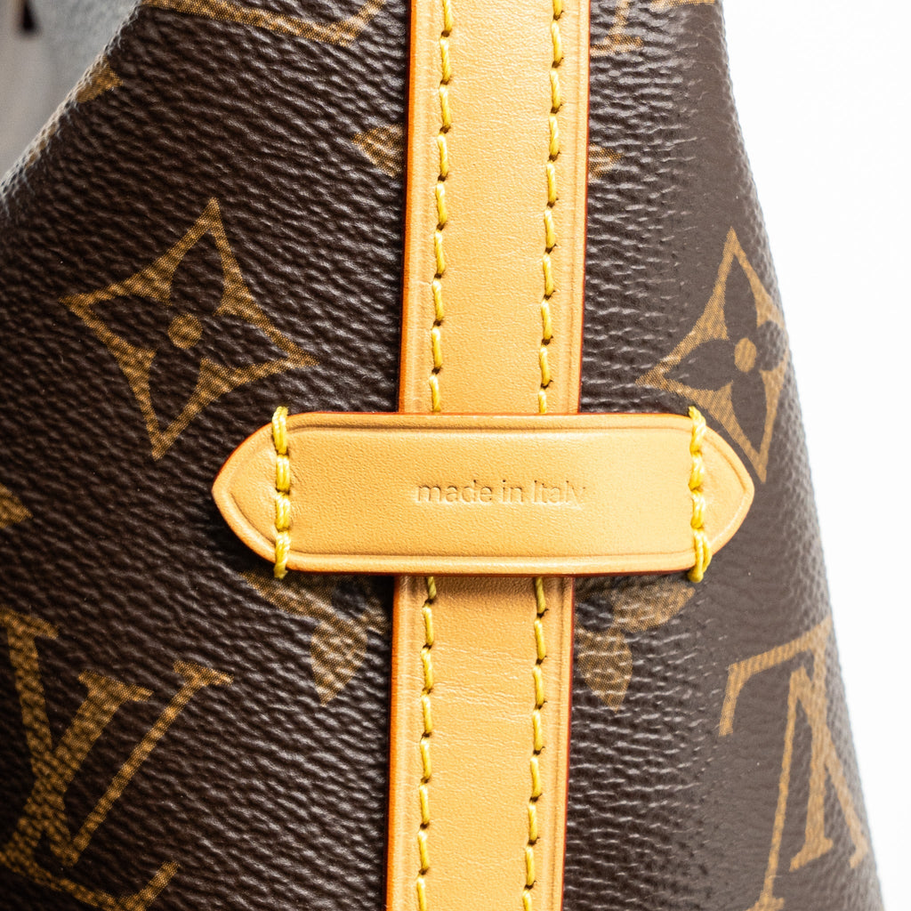LOUIS VUITTON CARRYALL PM MONOGRAM CANVAS GHW (NEW VERSION)