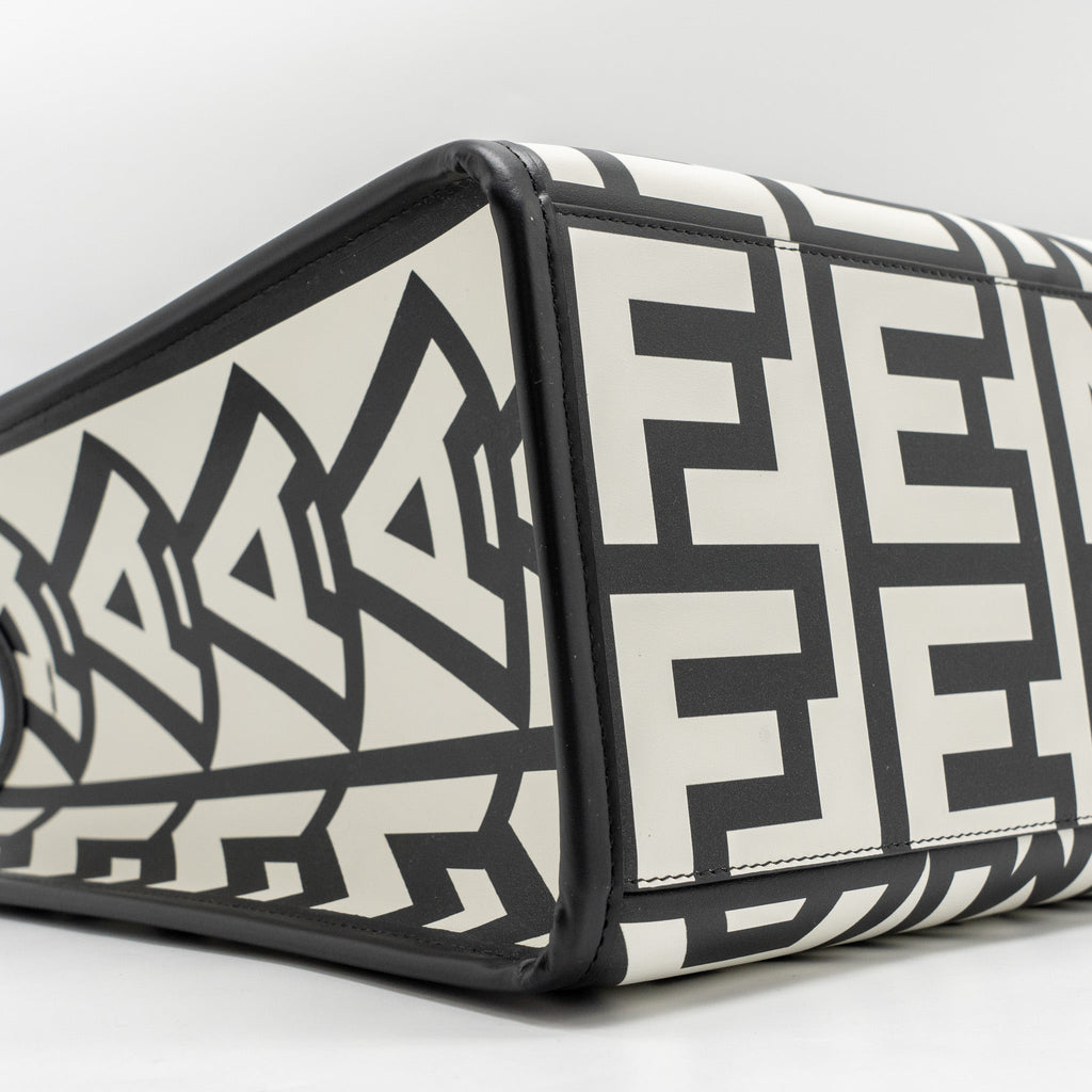 FENDI MEDIUM SUNSHINE ROMA SHOPPING BAG CALFSKIN BLACK/WHITE SHW