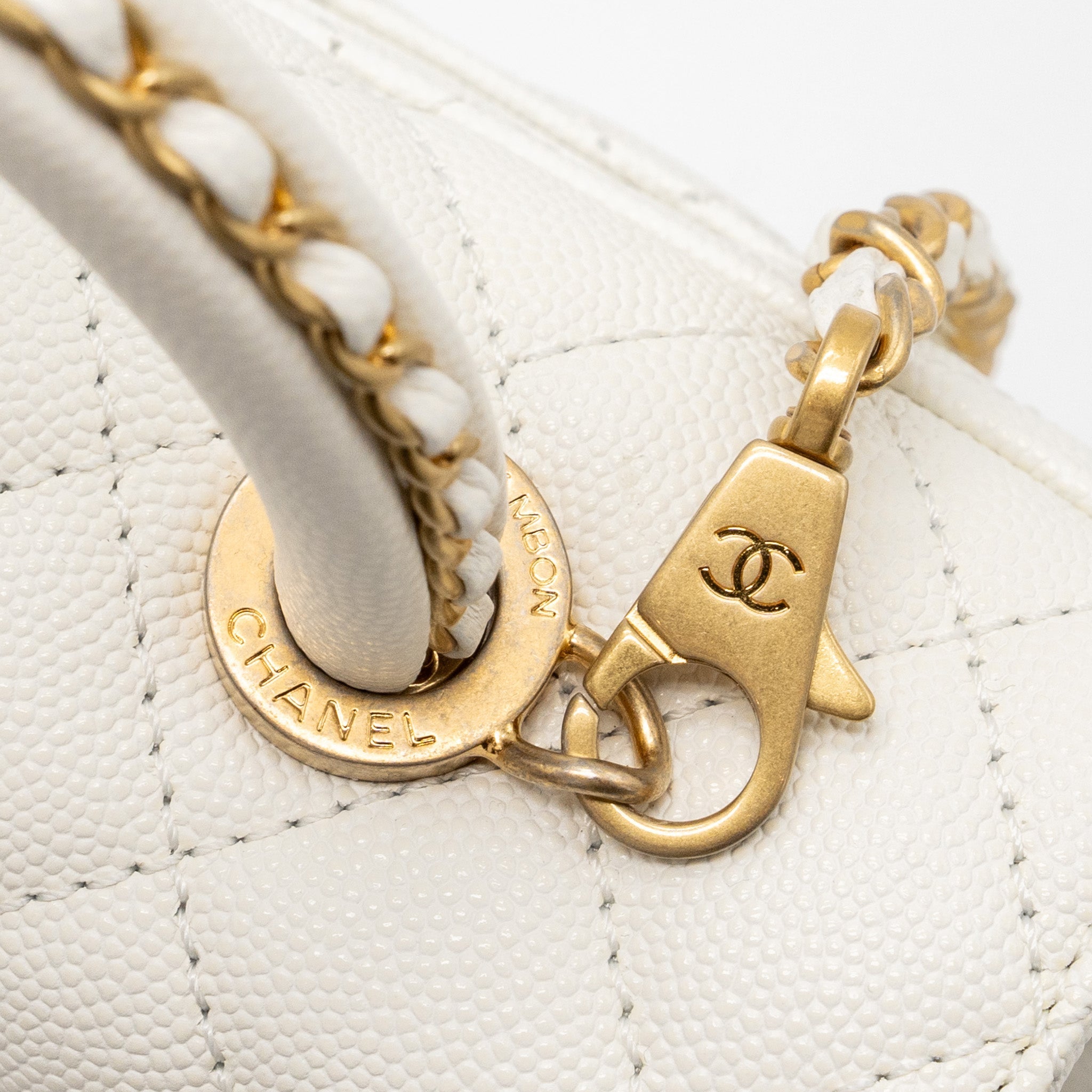 CHANEL 23P DETAILED TOP HANDLE SMALL COCO HANDLE CAVIAR WHITE GHW (MICROCHIP )