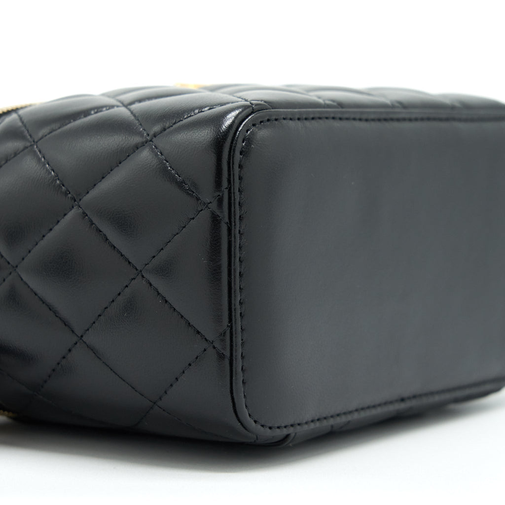 CHANEL 22S LETTER TOP HANDLE LONG VANITY WITH CHAIN LAMBSKIN BLACK GHW