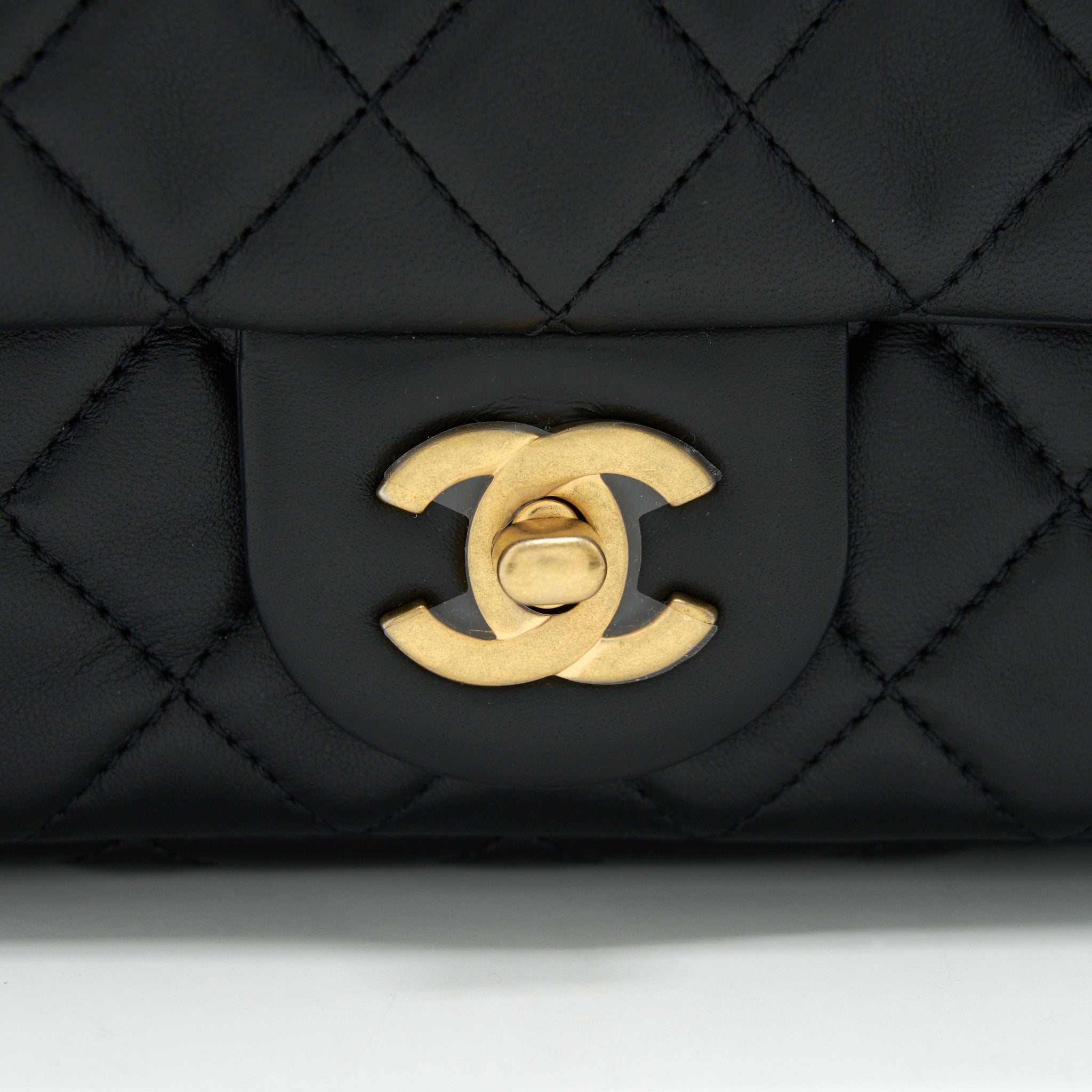 CHANEL 22C PEARL CRUSH MINI RECTANGULAR FLAP BAG LAMBSKIN BLACK GHW (MICROCHIP)