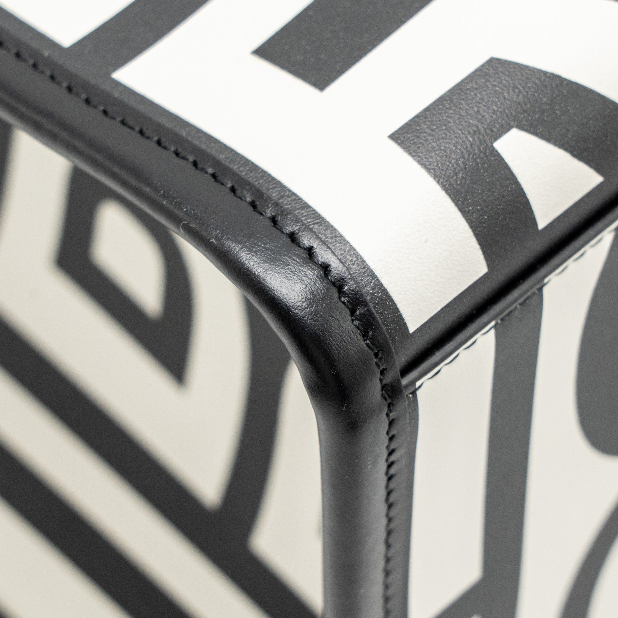 FENDI MEDIUM SUNSHINE ROMA SHOPPING BAG CALFSKIN BLACK/WHITE SHW