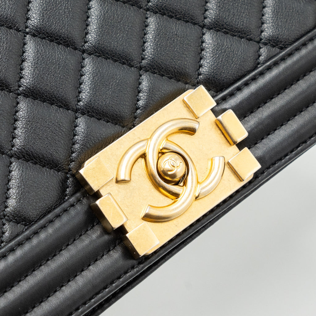 CHANEL MEDIUM BOY BAG CALFSKIN BLACK GHW