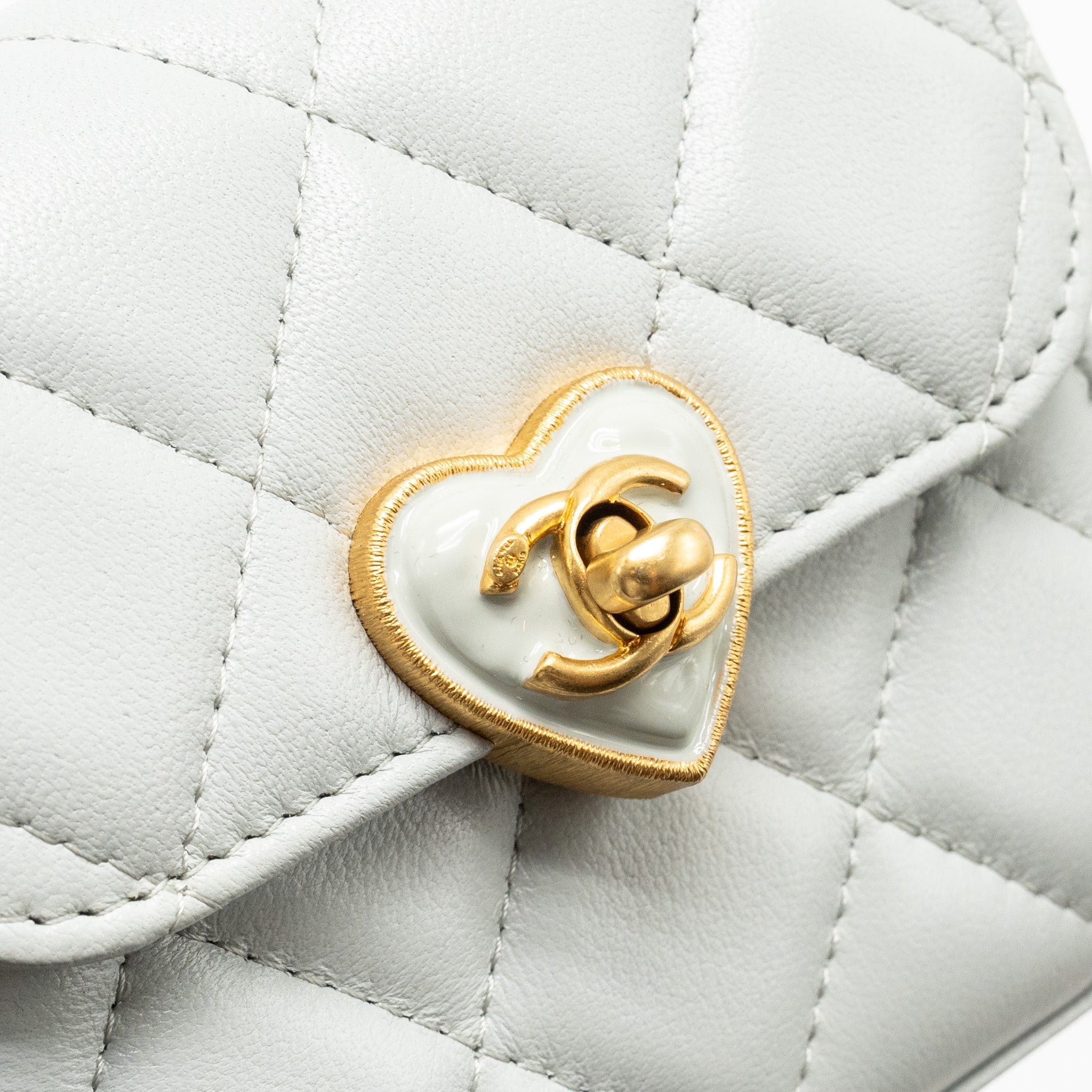 CHANEL CC ENAMEL HEART MINI FLAP CLUTCH WITH CHAIN LAMBSKIN LIGHT GREY GHW