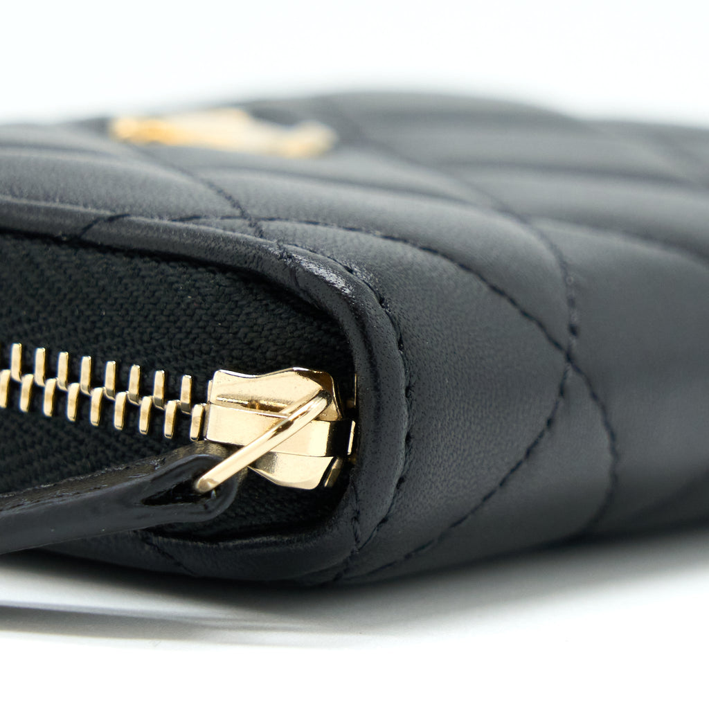CHANEL 22C PEARL CRUSH CARD HOLDER WITH CHAIN LAMBSKIN BLACK GHW