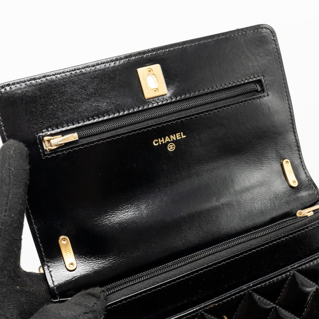 CHANEL 24A WALLET ON CHAIN SHINY CALFSKIN BLACK GHW (MICROCHIP)