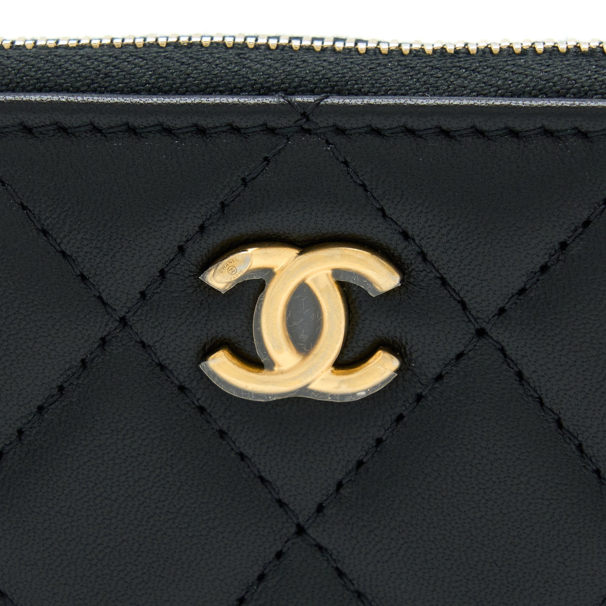 CHANEL 22C PEARL CRUSH CARD HOLDER WITH CHAIN LAMBSKIN BLACK GHW