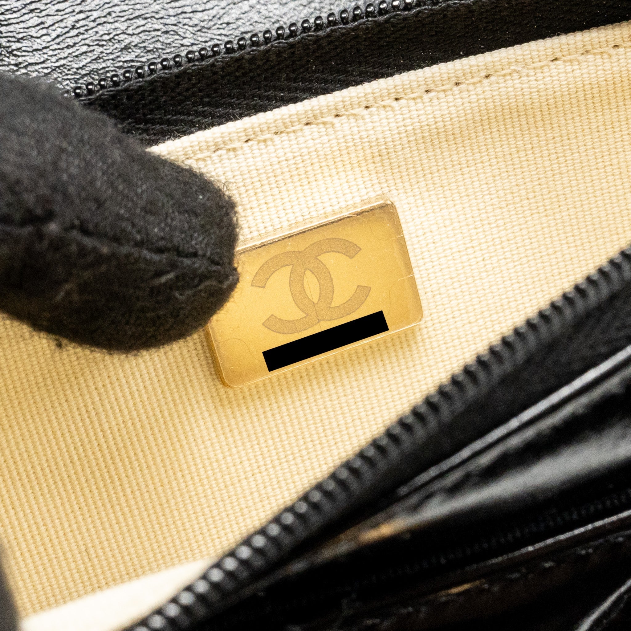 CHANEL 24A WALLET ON CHAIN SHINY CALFSKIN BLACK GHW (MICROCHIP)