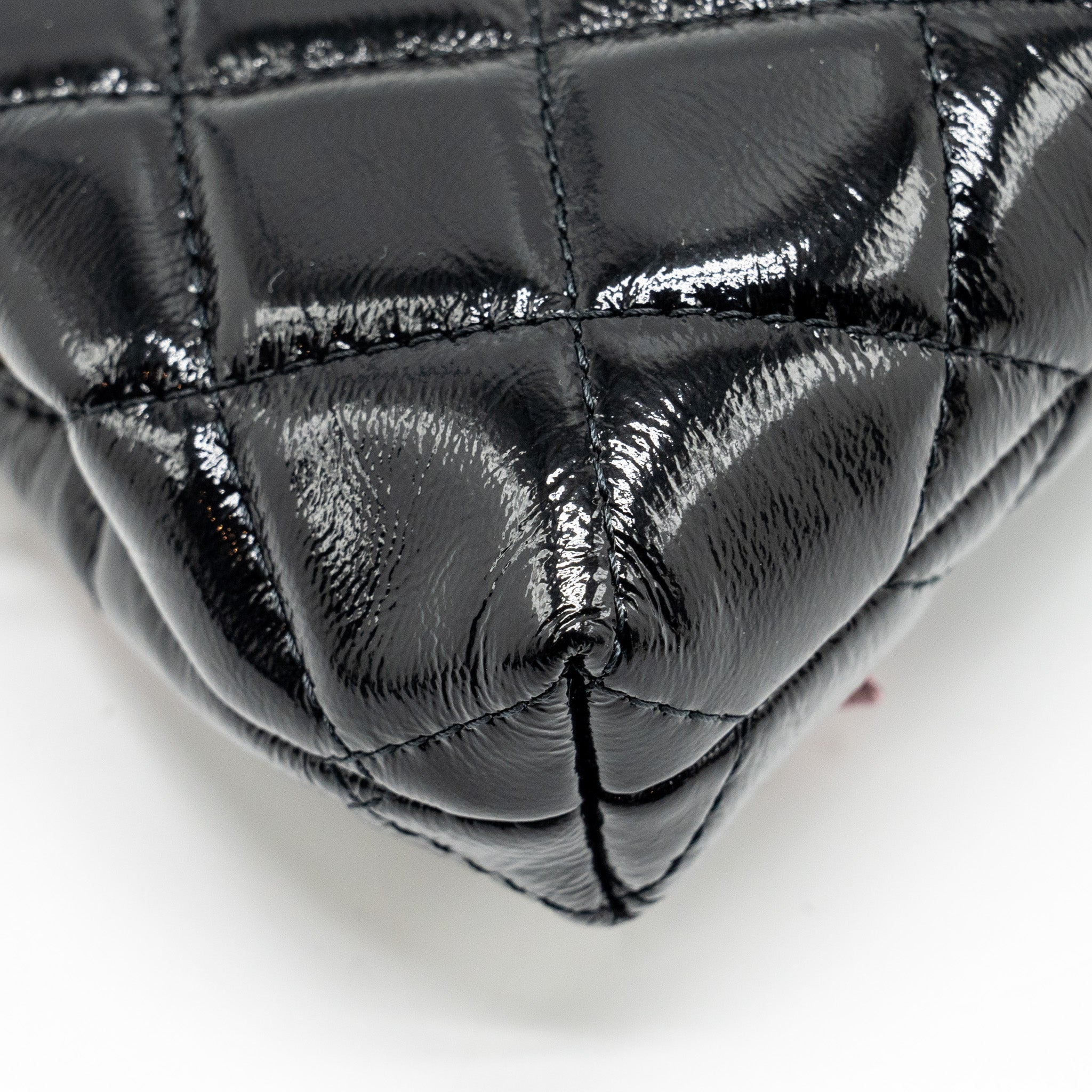 CHANEL 24A BOWKNOT CLUTCH WITH CHAIN PATENT CRUMPLED LAMBSKIN/SHINY LAMBSKIN BLACK/PINK GHW (MICROCHIP)