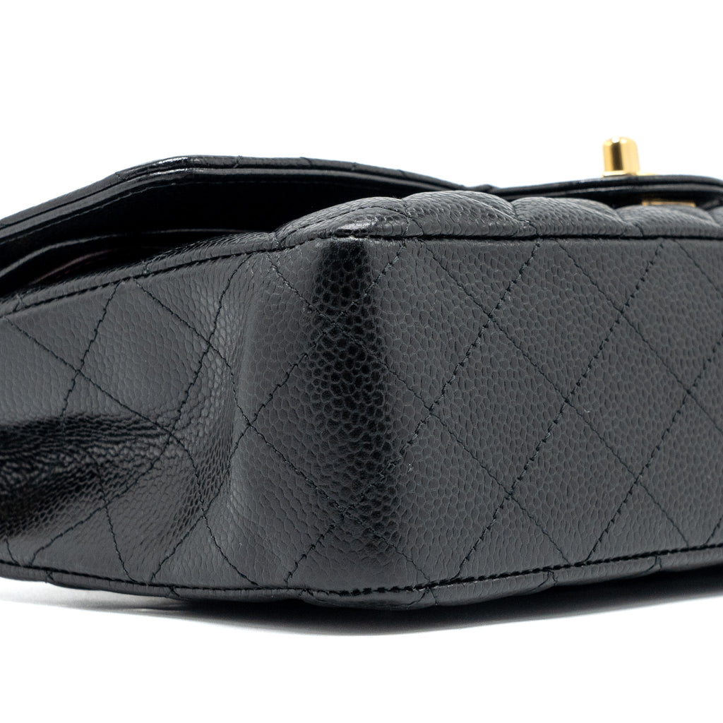 CHANEL MEDIUM CLASSIC DOUBLE FLAP BAG CAVIAR BLACK GHW