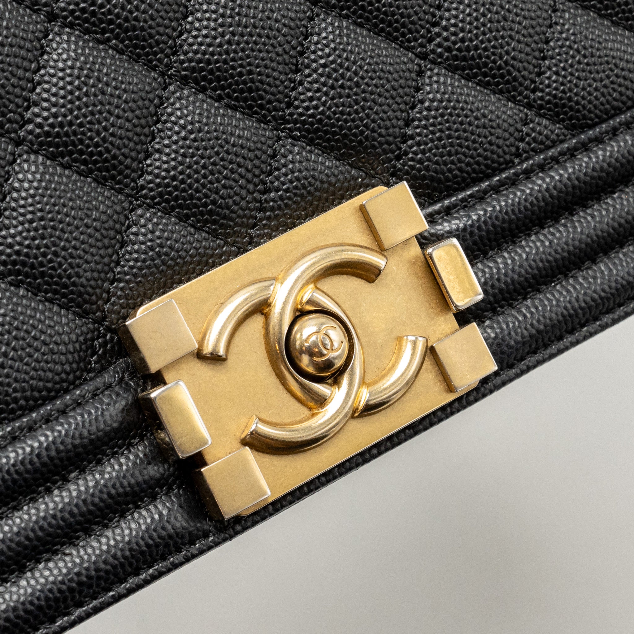 CHANEL MEDIUM BOY BAG CAVIAR BLACK GHW