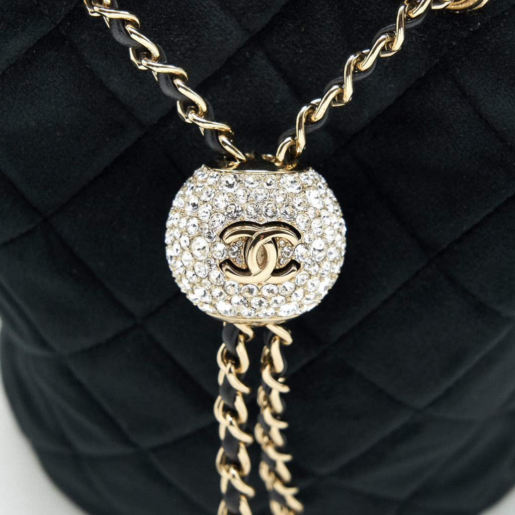 CHANEL PEARL CRUSH ON CHAIN MINI BUCKET VELVET BLACK LGHW