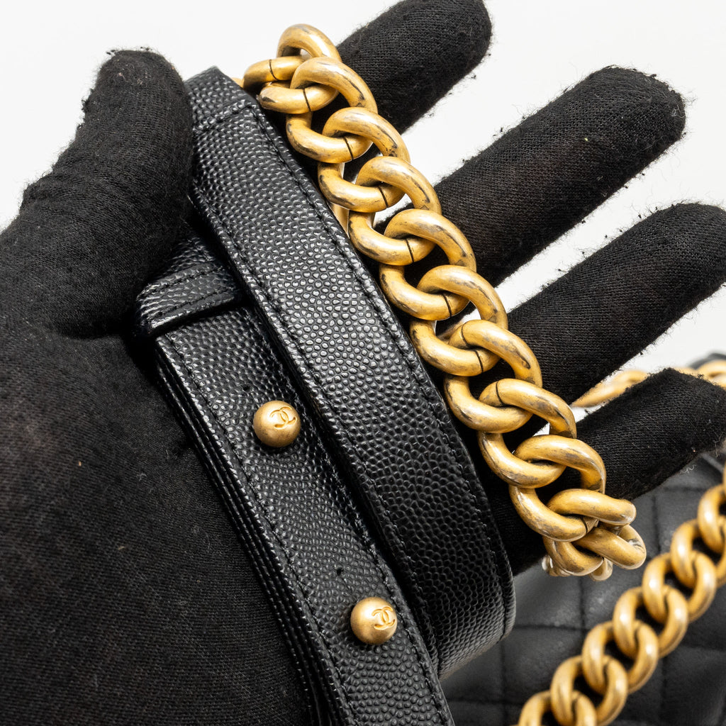 CHANEL MEDIUM BOY BAG CAVIAR BLACK GHW