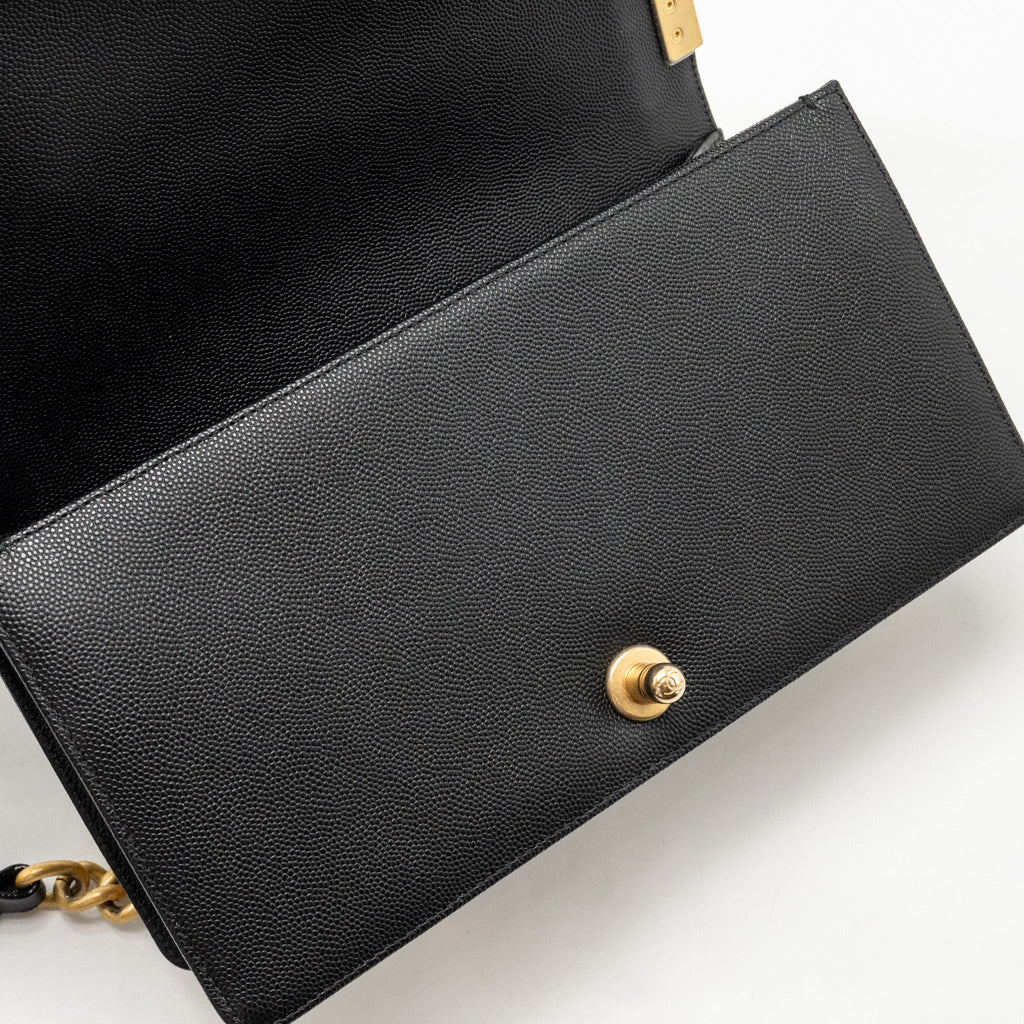 CHANEL MEDIUM BOY BAG CAVIAR BLACK GHW