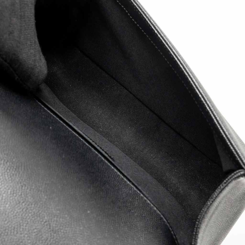 CHANEL MEDIUM BOY BAG CAVIAR BLACK GHW