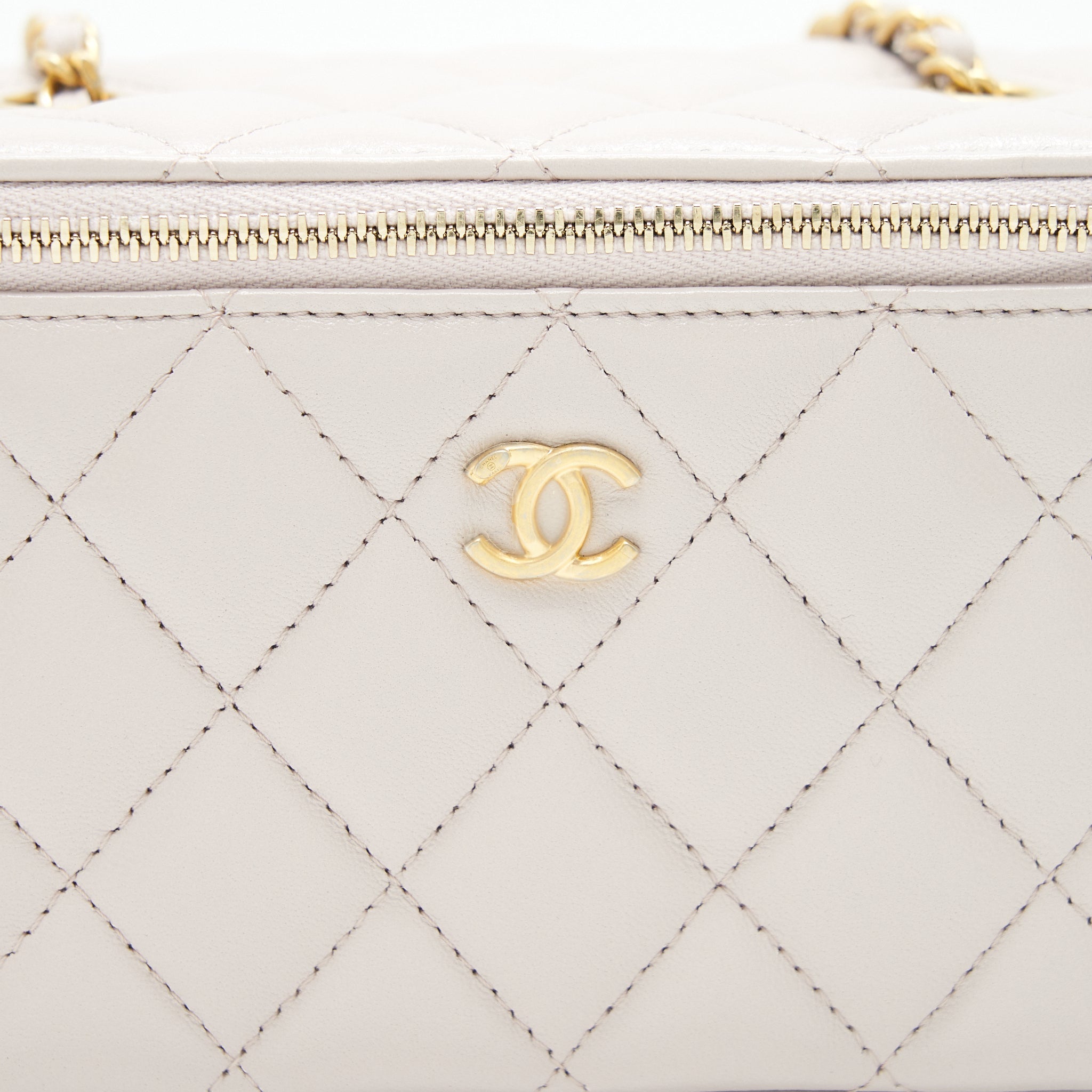 CHANEL 21B LIGHT PURPLE PEARL CRUSH RECTANGULAR VANITY