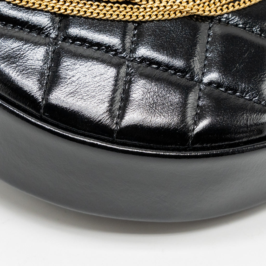 CHANEL 21A ROUND CLUTCH WITH DETAIL CHAIN CALFSKIN BLACK GHW(MICROCHIP)