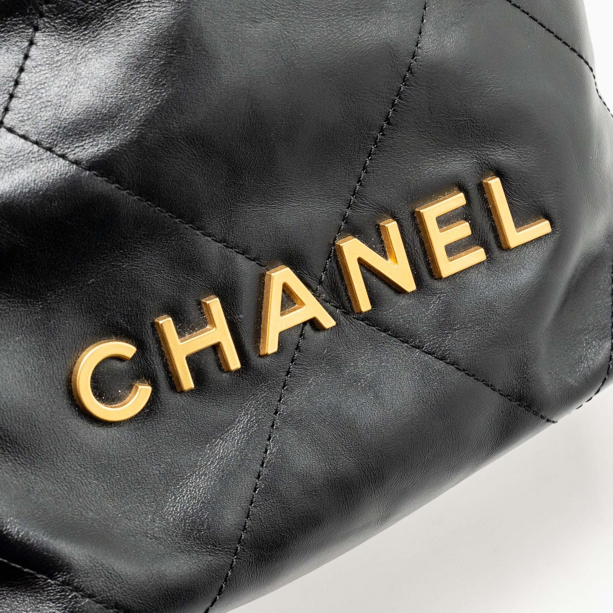 CHANEL MINI 22 BAG CALFSKIN BLACK GHW (MICROCHIP)