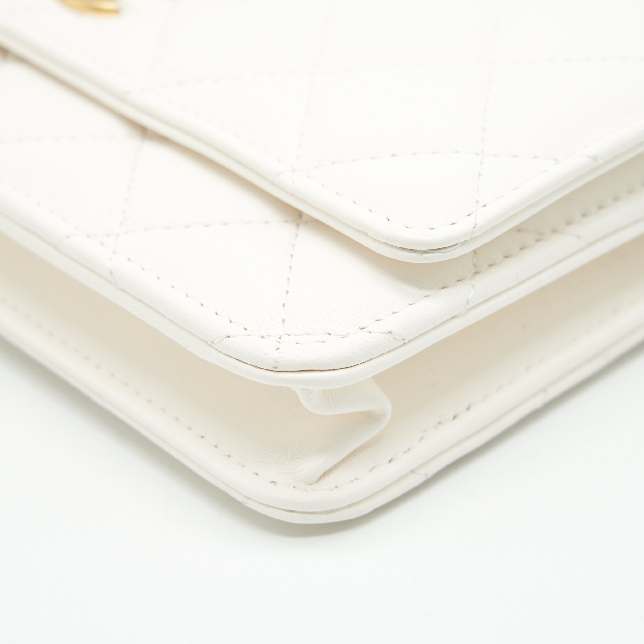 CHANEL PEARL CRUSH WALLET ON CHAIN WHITE GHW