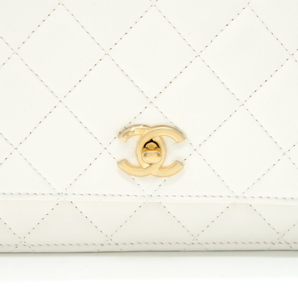 CHANEL PEARL CRUSH WALLET ON CHAIN WHITE GHW
