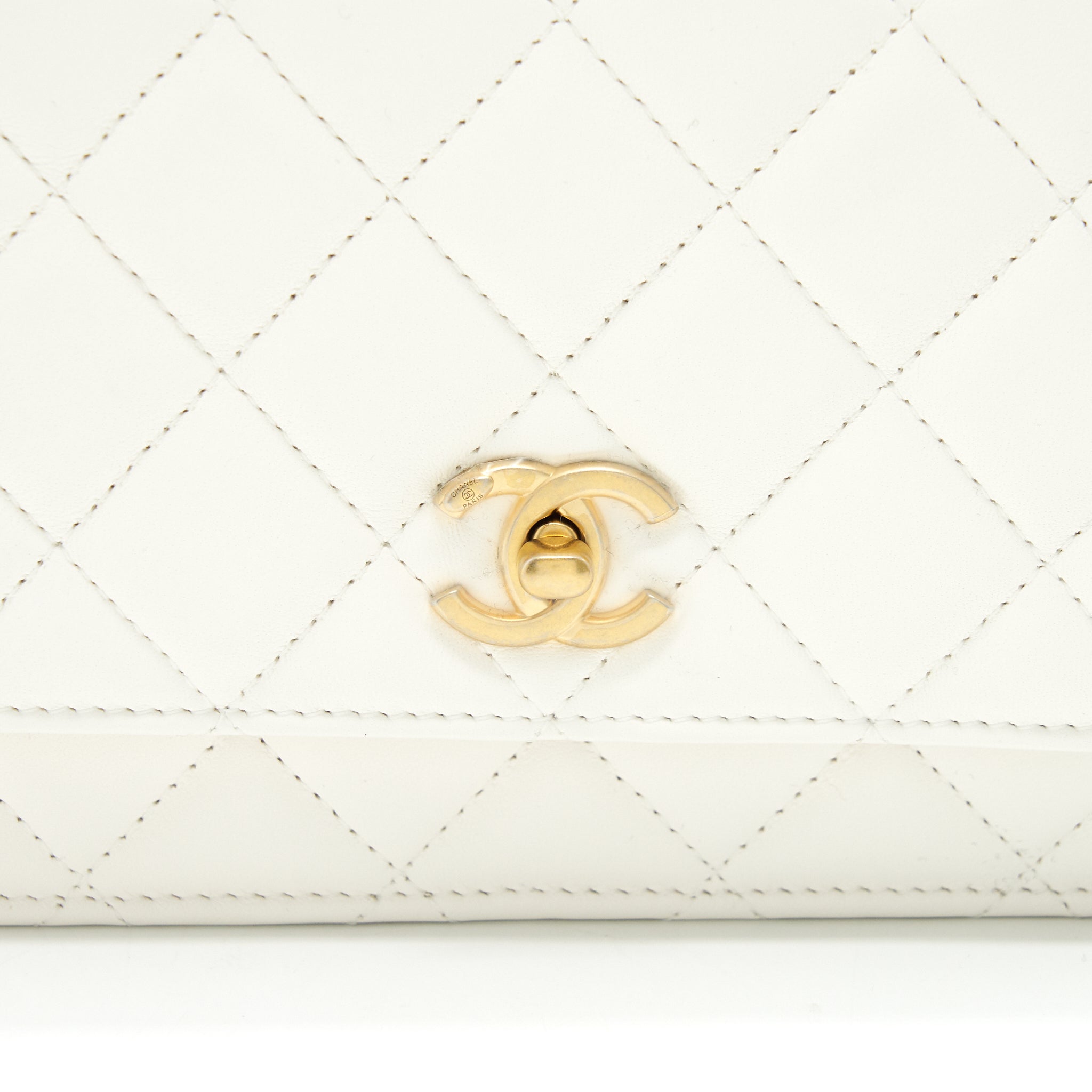 CHANEL PEARL CRUSH WALLET ON CHAIN WHITE GHW