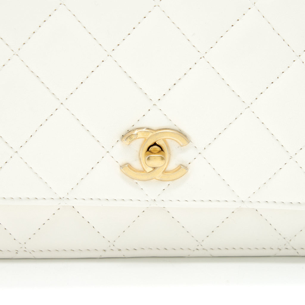 CHANEL PEARL CRUSH WALLET ON CHAIN LAMBSKIN WHITE GHW (MICROCHIP)