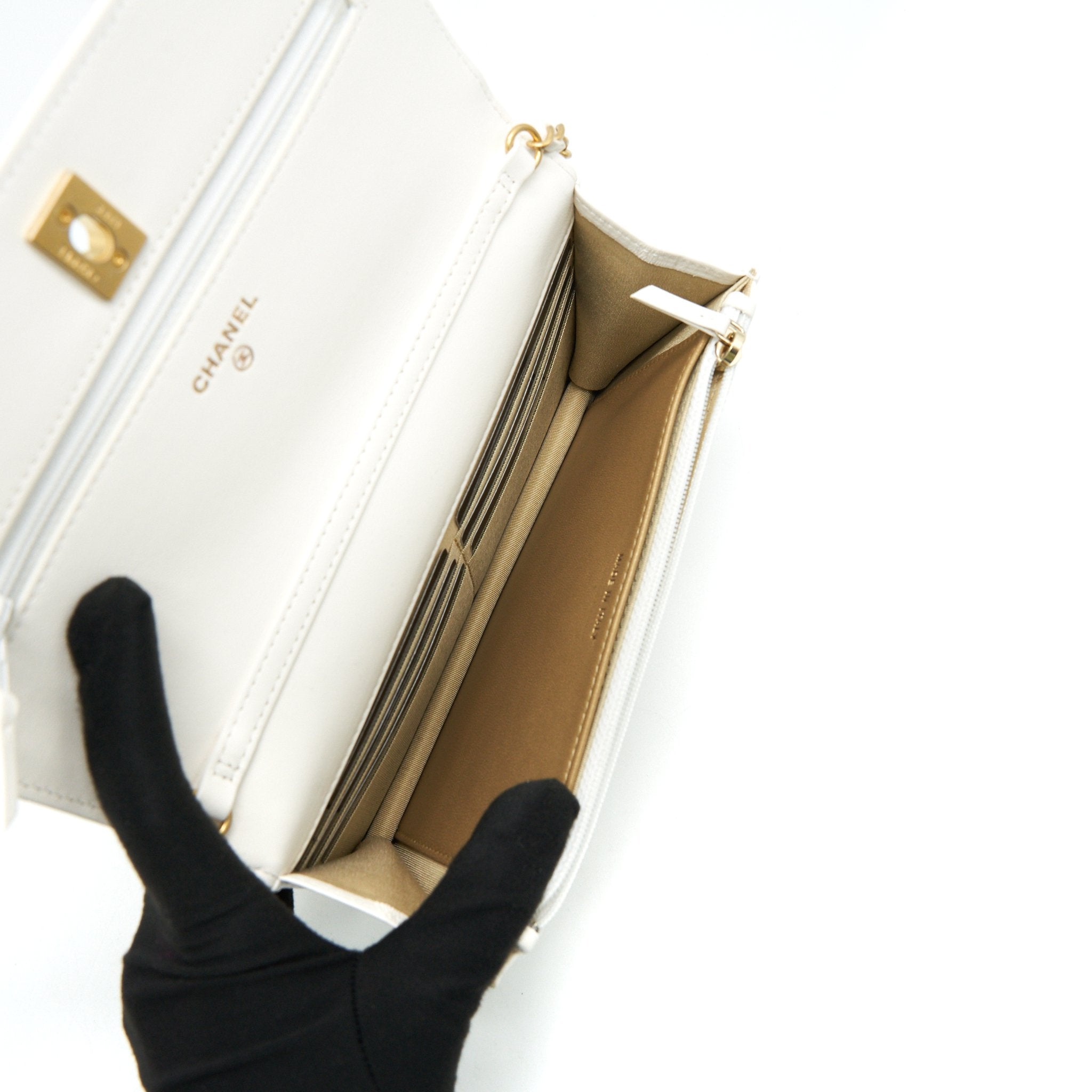 CHANEL PEARL CRUSH WALLET ON CHAIN WHITE GHW