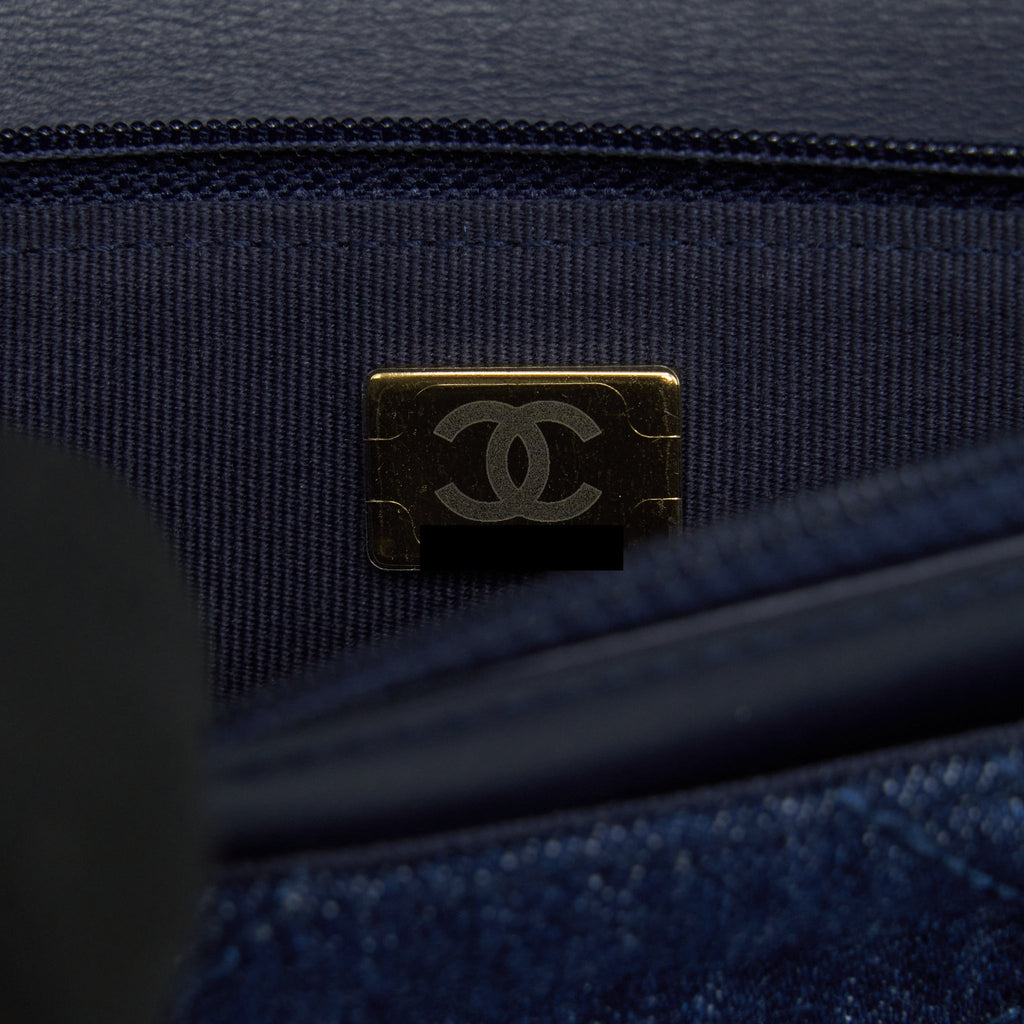 CHANEL 22P DENIM 19 WALLET ON CHAIN MULTICOLOUR HARDWARE(MICROCHIP)
