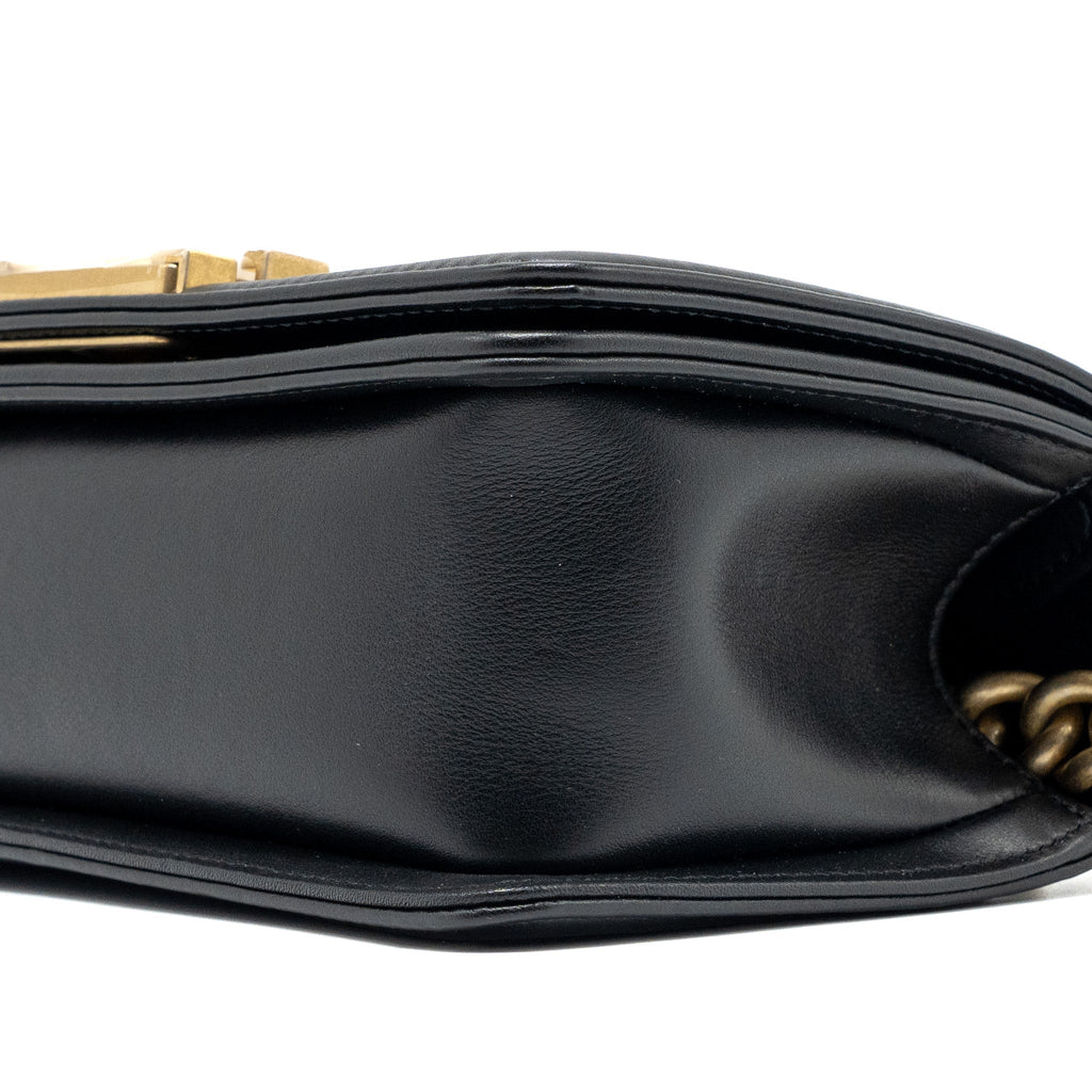 CHANEL SMALL BOY BAG SMOOTH CALFSKIN BLACK GHW(MICROCHIP)